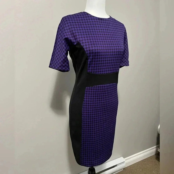 MICHAEL Michael Kors Short Sleeve Sheath Dress - Houndstooth Pattern - Picture 5 of 14